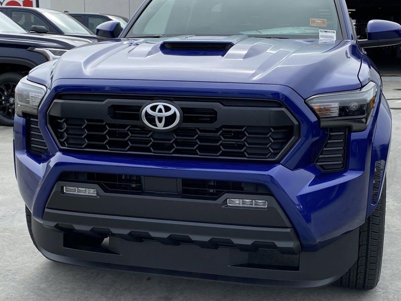 2025 Toyota Tacoma TRD SportImage 7