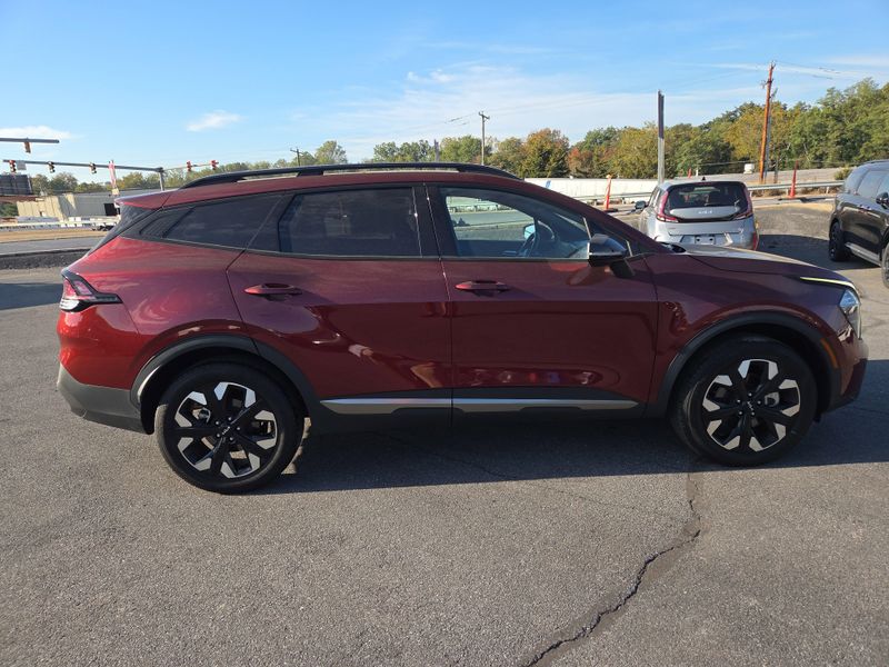 2023 Kia Sportage X-Line photo 2