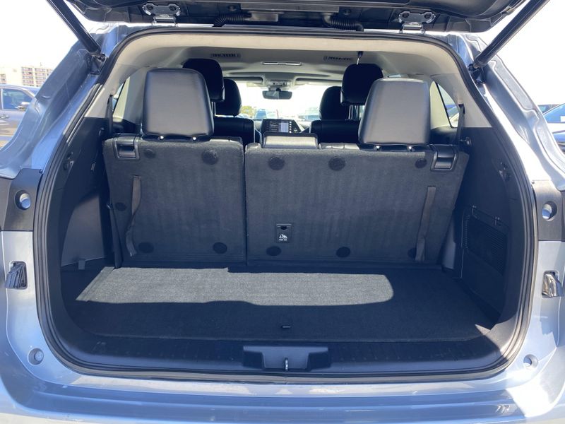 Used 2021 Toyota Highlander XLEImage 14
