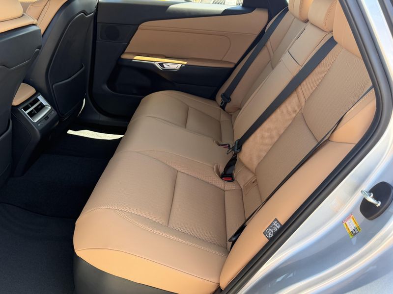 New 2026 Lexus ES 350e PremiumImage 30