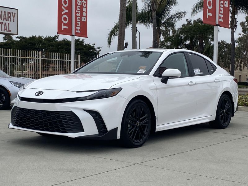 New 2025 Toyota Camry SEImage 6