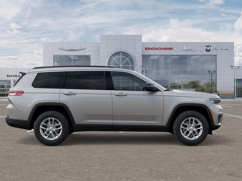 New 2025 Jeep Grand Cherokee L Laredo X 4x4