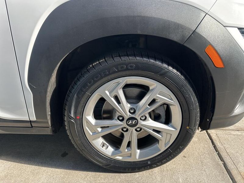 2023 Hyundai Kona SELImage 12