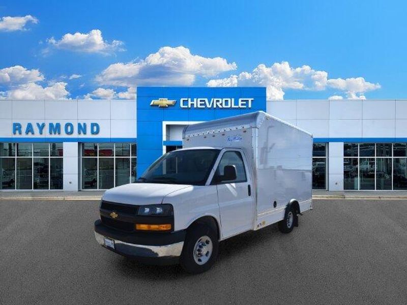 New 2026 Chevrolet Express 3500 Work VanImage 8
