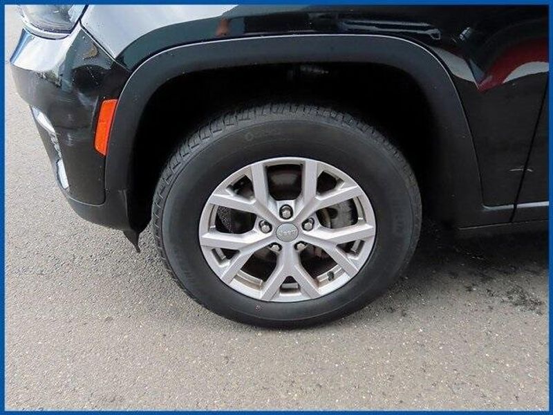 Used 2022 Jeep Grand Cherokee LimitedImage 4