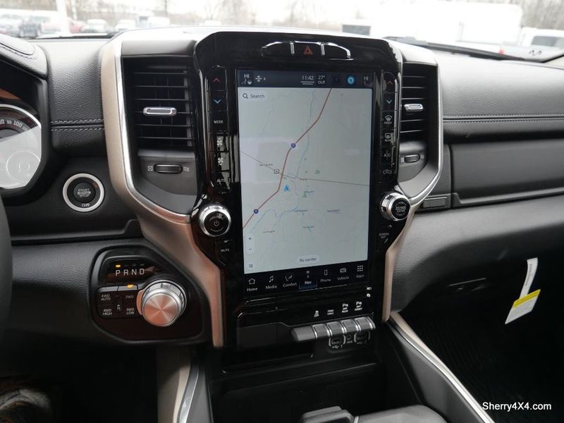 2022 RAM 1500 Laramie Crew Cab 4x4 5