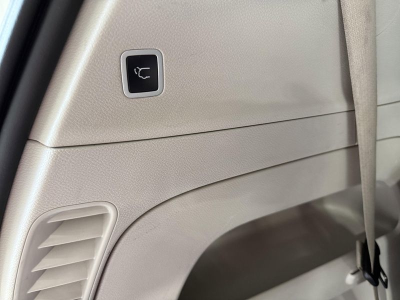 Used 2022 Chrysler Pacifica Touring LImage 6