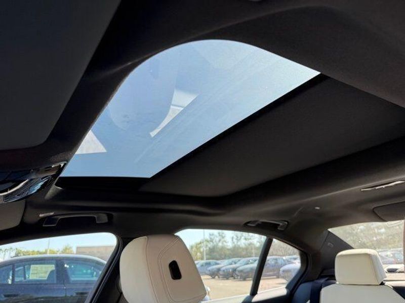 New 2026 BMW 5 Series 530iImage 20