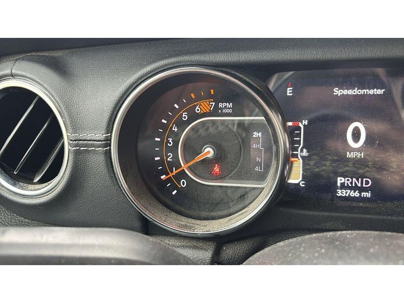 Used 2021 Jeep Wrangler Unlimited SaharaImage 11