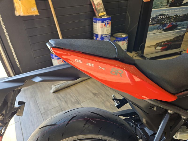 NEW 2026 SUZUKI GSX 8R Image 11