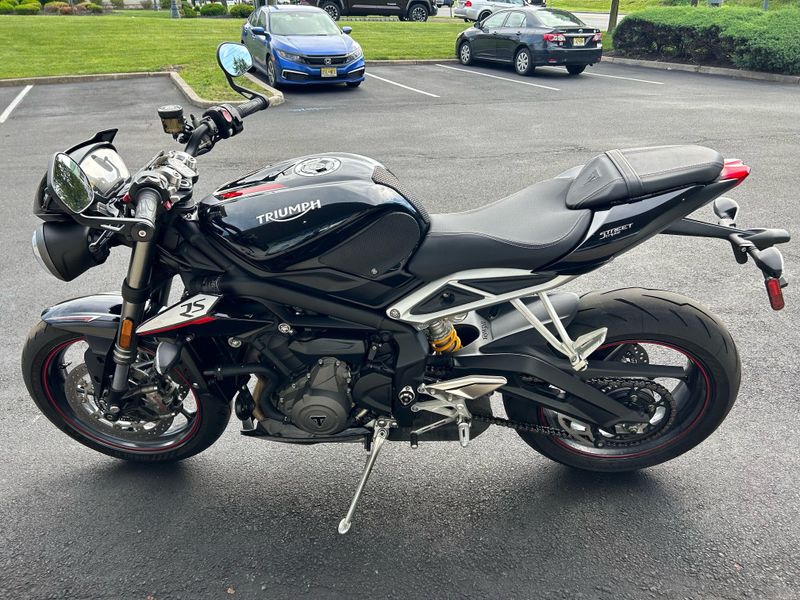 2018 Triumph Street Triple RSImage 2