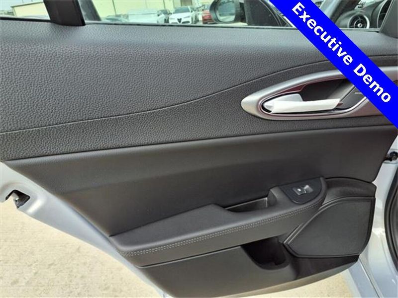 New 2025 Alfa Romeo Giulia RwdImage 17