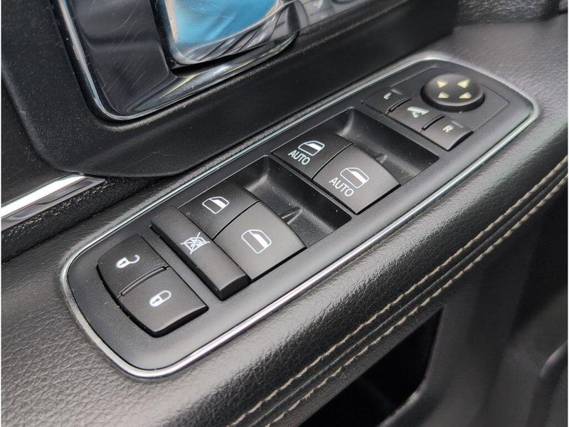 Used 2017 RAM 3500 LaramieImage 14