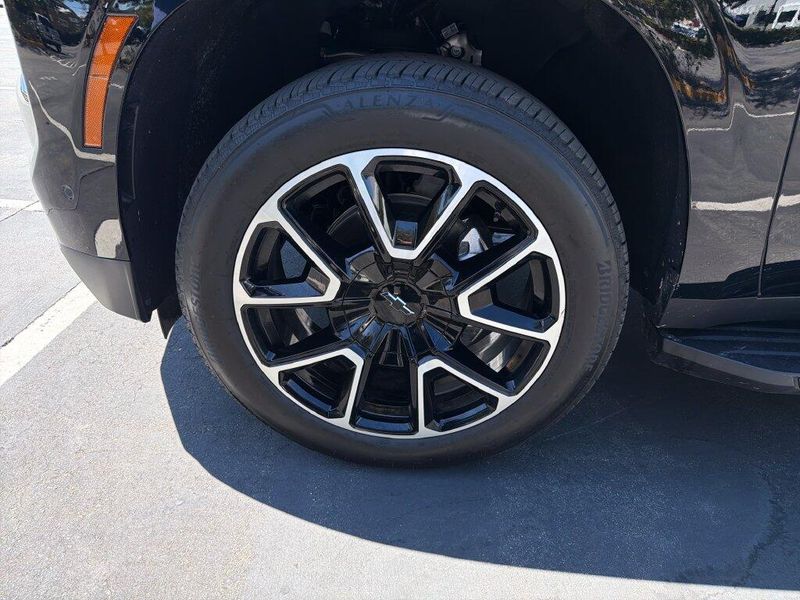 Used 2026 Chevrolet Tahoe RSTImage 21