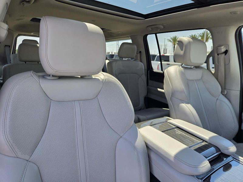 2022 Jeep Wagoneer Series II 4x2