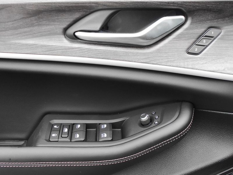 2025 Jeep Grand Cherokee Limited 4x4Image 12