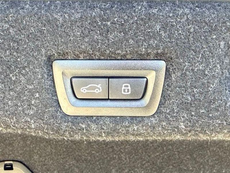 Used 2026 BMW M5 BaseImage 17