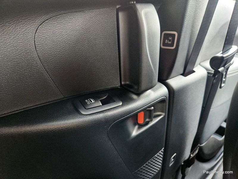 New 2026 Chrysler Pacifica Select