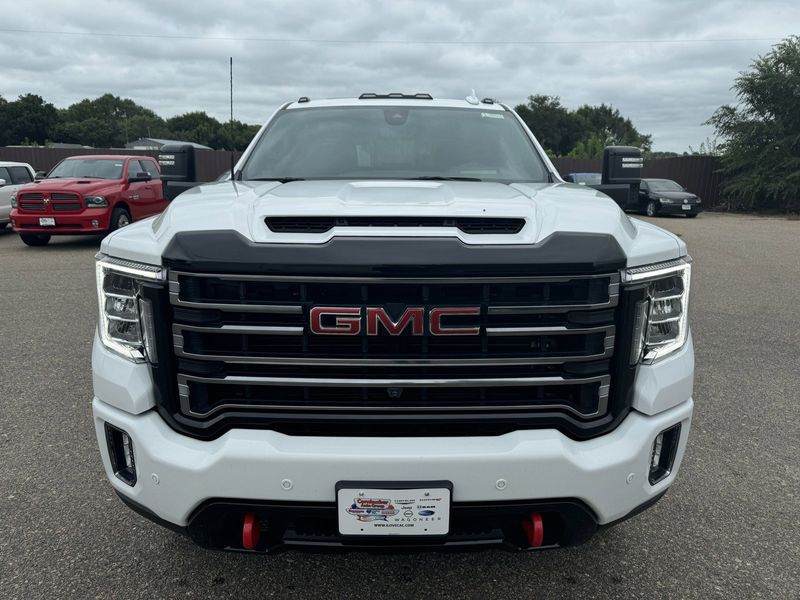 2023 GMC Sierra 2500HD AT4Image 3