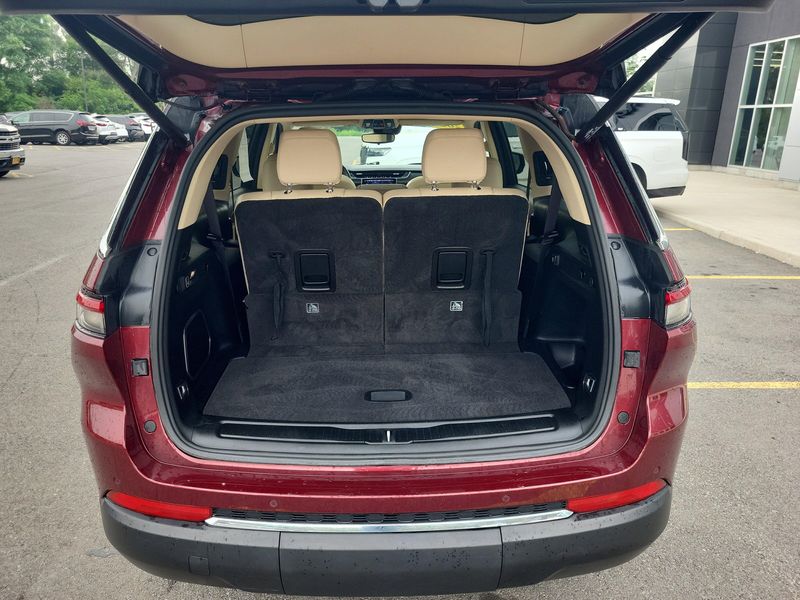 Used 2021 Jeep Grand Cherokee L LimitedImage 13