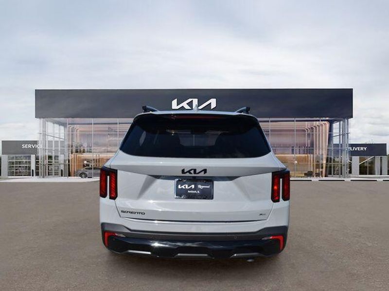 New 2026 Kia Sorento X-Line EXImage 5