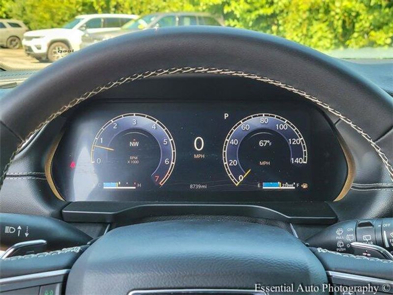 2024 Jeep Grand Cherokee Laredo photo 15