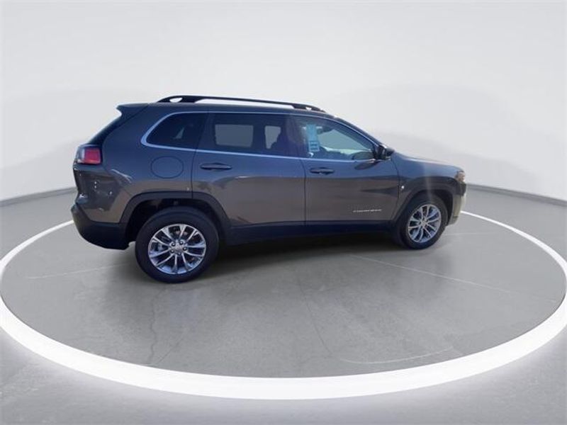 2022 Jeep Cherokee Latitude LuxImage 9