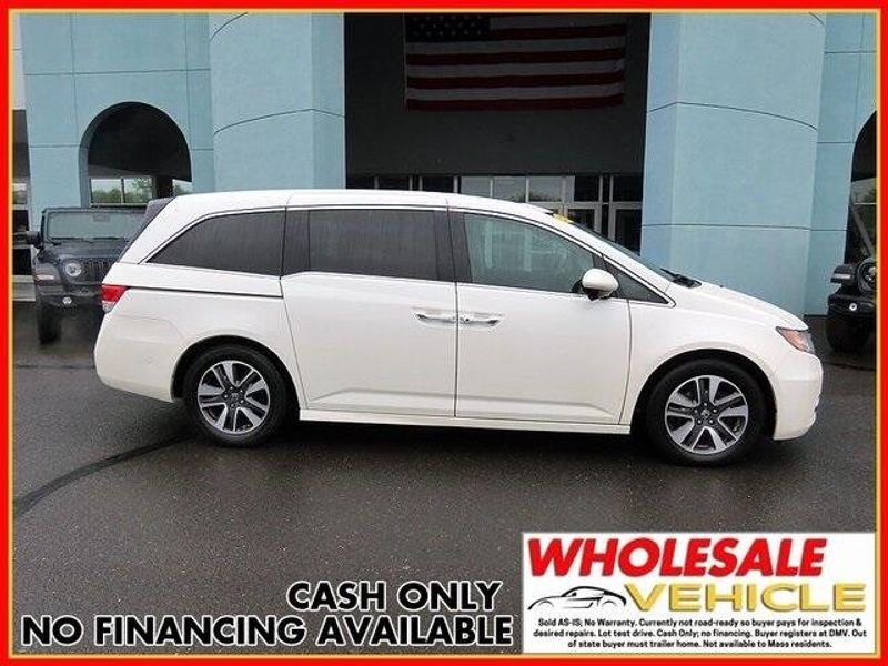 2016 Honda Odyssey Touring EliteImage 2