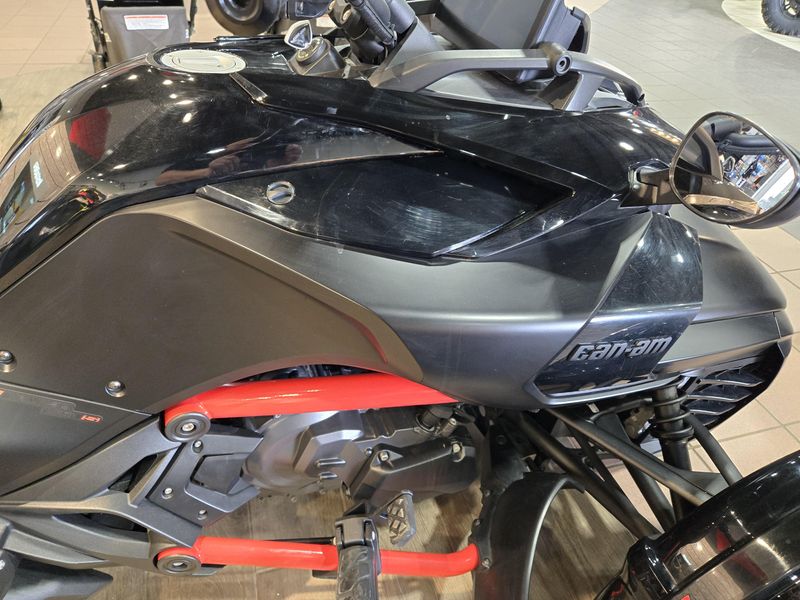 USED 2024 CAN-AM SPYDER F3-S Image 10
