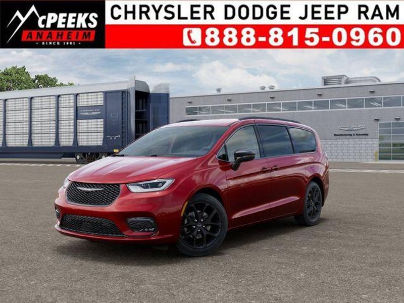 New 2026 Chrysler Pacifica SelectImage 1