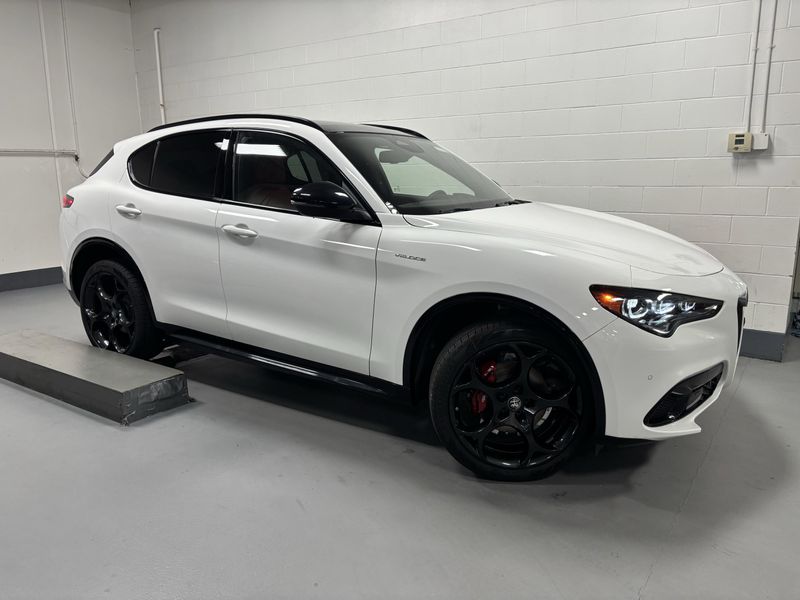 New 2025 Alfa Romeo Stelvio AwdImage 7