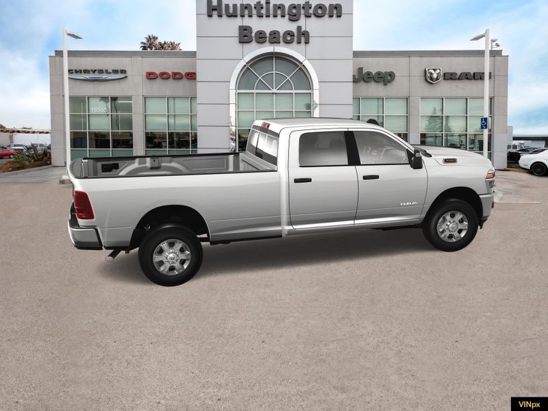 2025 RAM 3500 Big Horn Crew Cab 4x4 DuallyImage 15