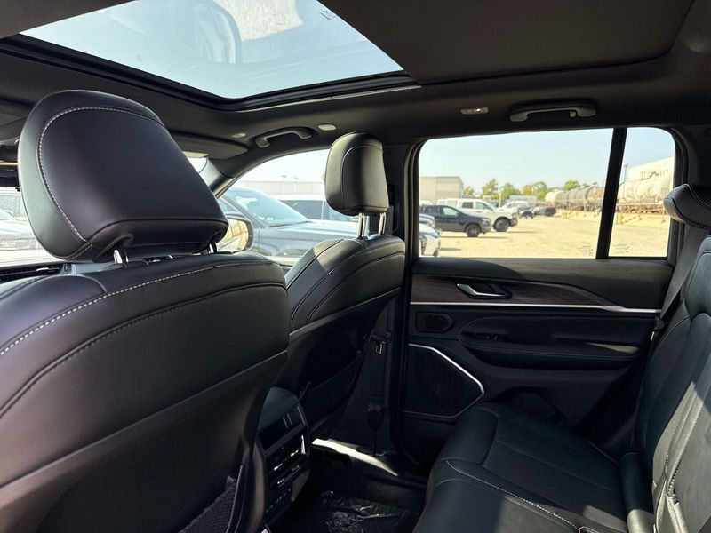 New 2026 Jeep Grand Cherokee Limited Reserve 4x4