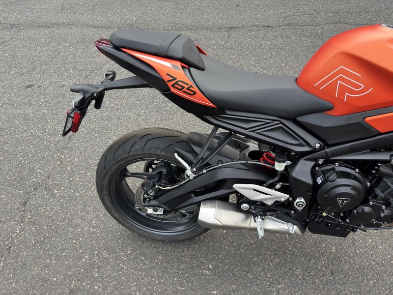 2025 Triumph Street Triple 765 R - MATTE BAJA ORANGE 