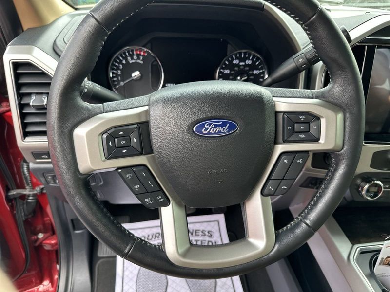 2022 Ford Super Duty F-250 SRW LariatImage 36