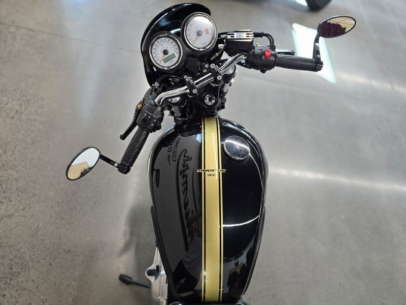 2015 Triumph THRUXTON 900 