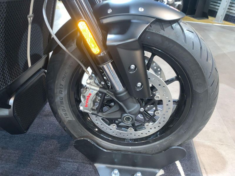 New 2025 Triumph ROCKET 3 GT EVEL KNIEVEL EDITION Image 11