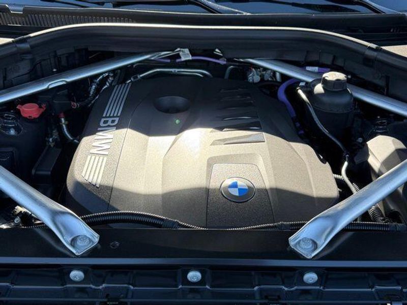 New 2026 BMW X7 xDrive40iImage 32