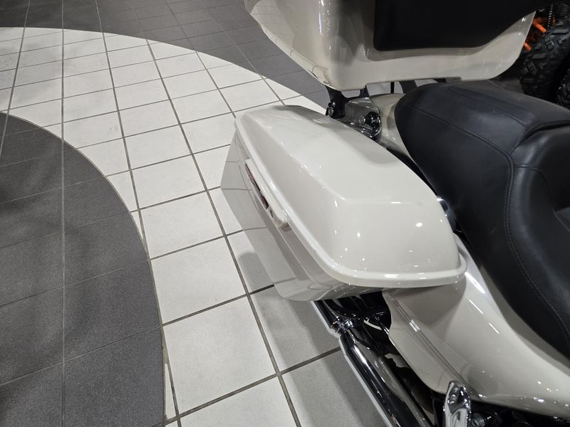 USED 2022 HARLEY STREET GLIDE SPECIAL Image 16