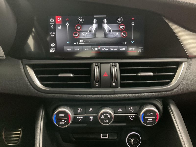 New 2026 Alfa Romeo Giulia AwdImage 14