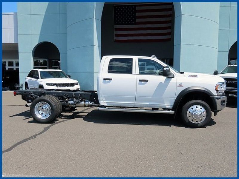 2024 RAM 5500 Chassis Cab TradesmanImage 2