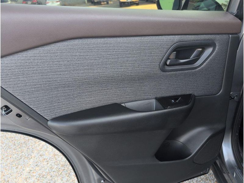 Used 2023 Nissan Rogue SImage 31