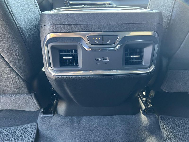 2026 Gmc Sierra 1500 Denali photo 37
