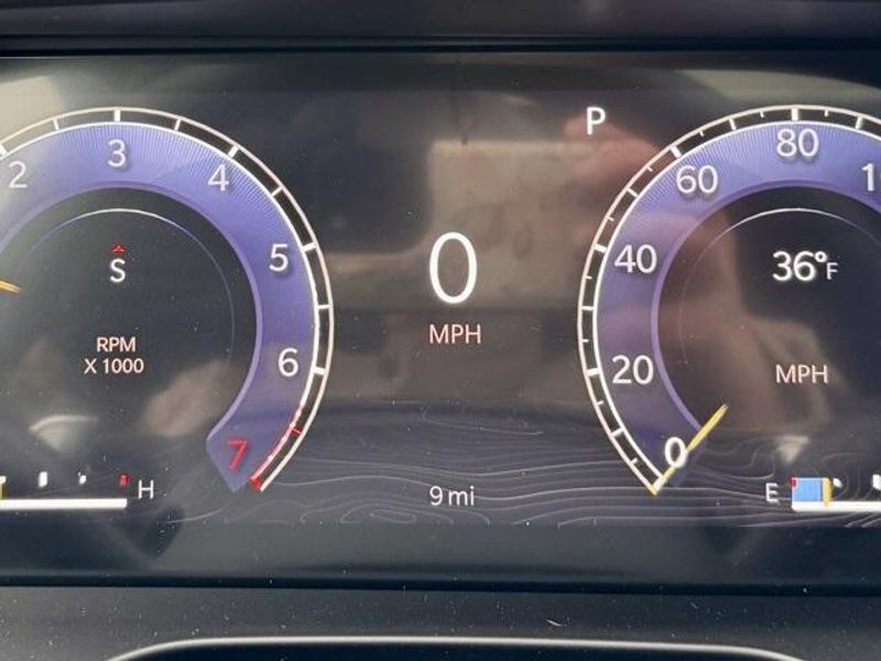 New 2025 Jeep Grand Cherokee Limited 4x4Image 16