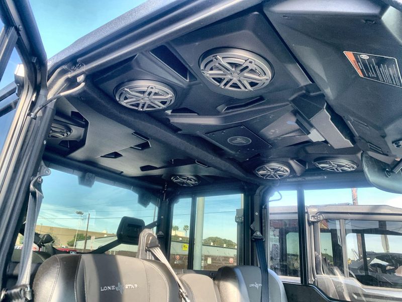 New 2025 Can-Am DEFENDER MAX LONE STAR CAB HD10 Image 18