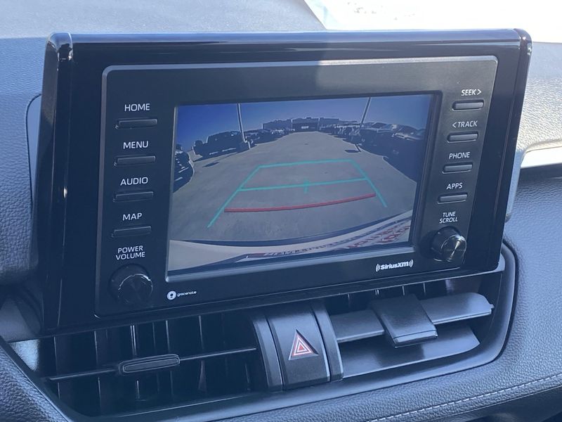 Used 2021 Toyota RAV4 LEImage 20