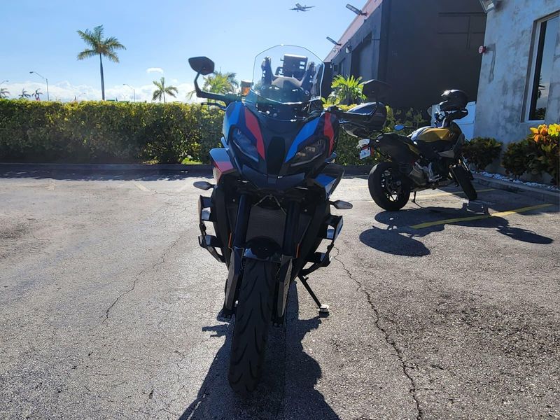 Used 2024 BMW M1000XR Image 2
