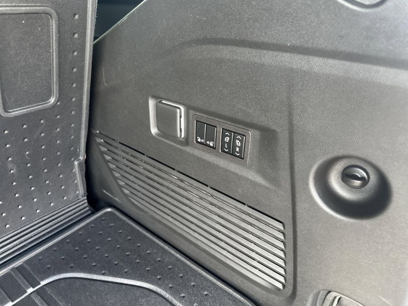 Used 2023 Chevrolet Tahoe PremierImage 14