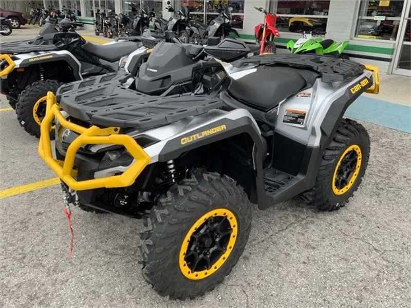 2024 Can-Am OUTLANDER MAX XTP 850 HYPER SILVER AND NEO YELLOWImage 1