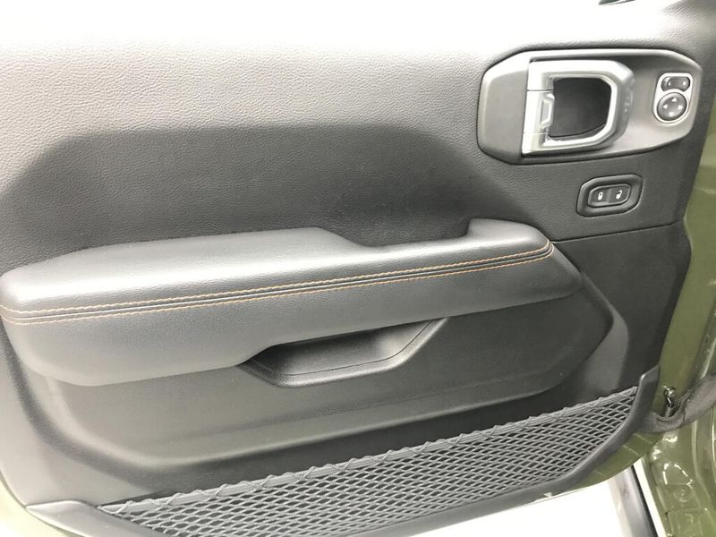 Used 2022 Jeep Gladiator MojaveImage 9